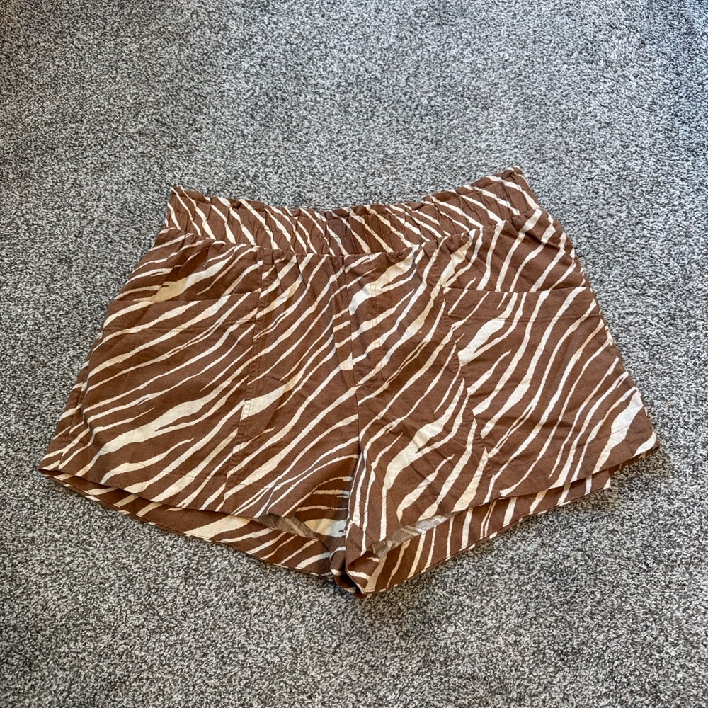a new day zebra shorts — L